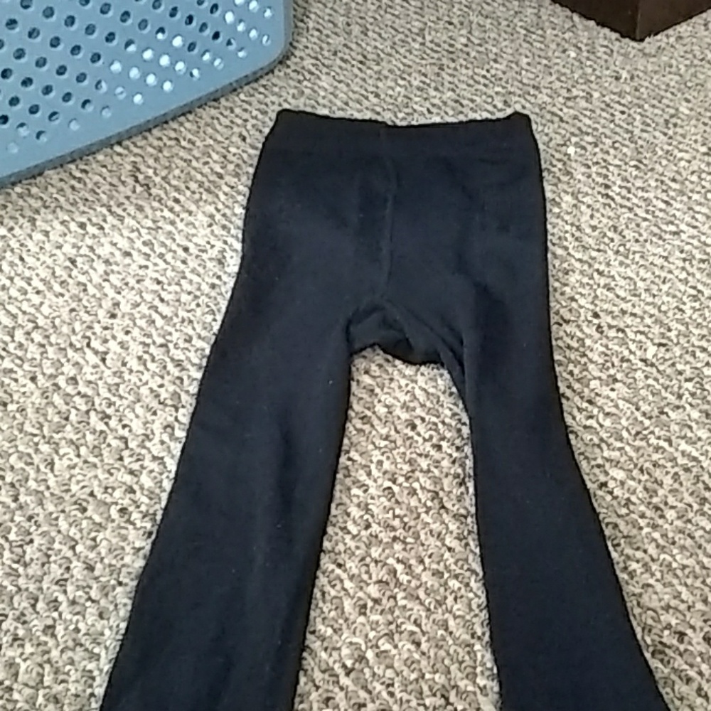 Thin black leggings